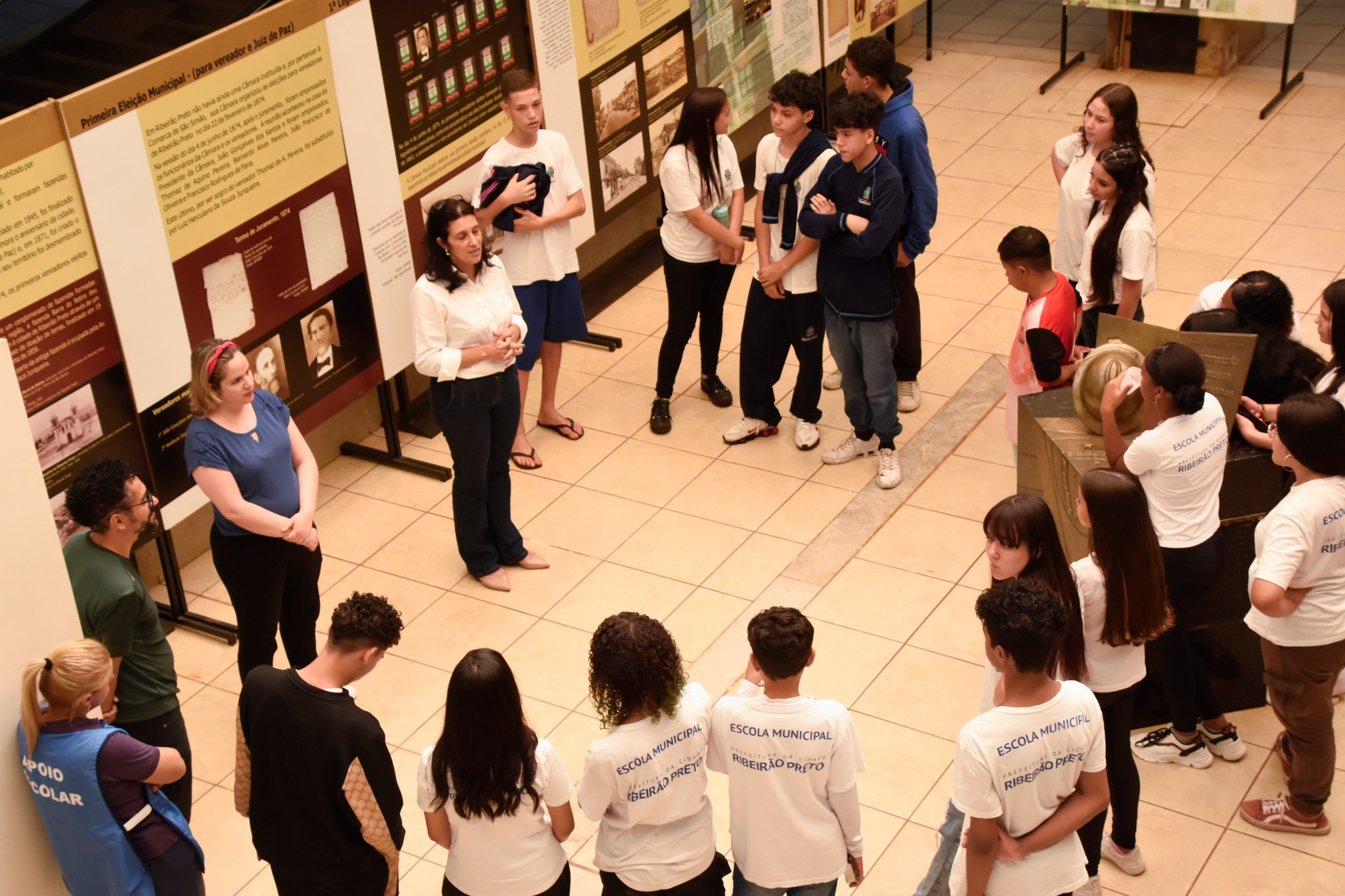 Estudantes do 8º ano da EMEF Geralda de Sousa Spin participaram do Câmara na Escola