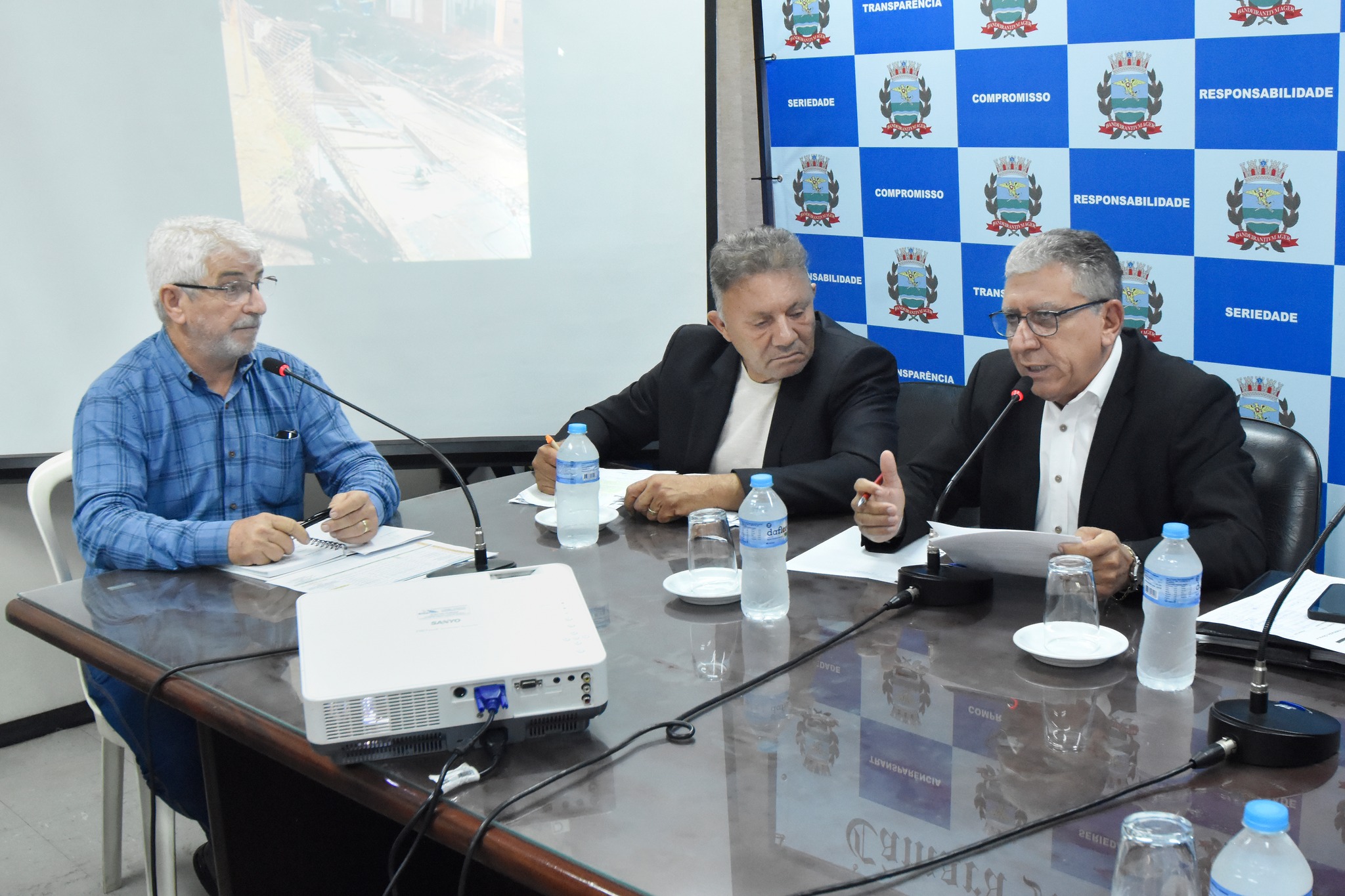 Legislativo e Poder Executivo se reuniram para debater obras públicas da cidade