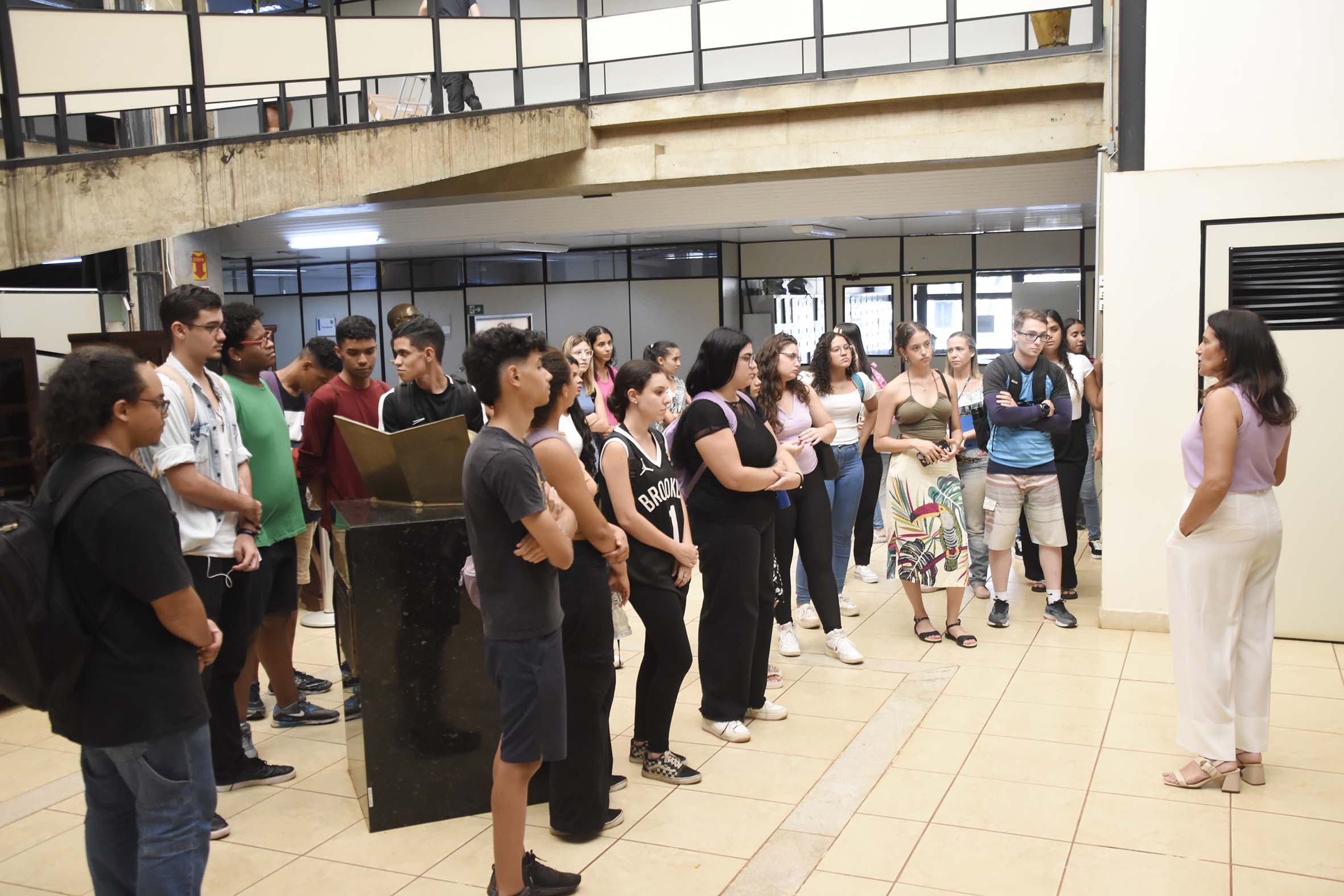 Câmara na Escola recebeu Programa Jovem Aprendiz dia 11 de abril