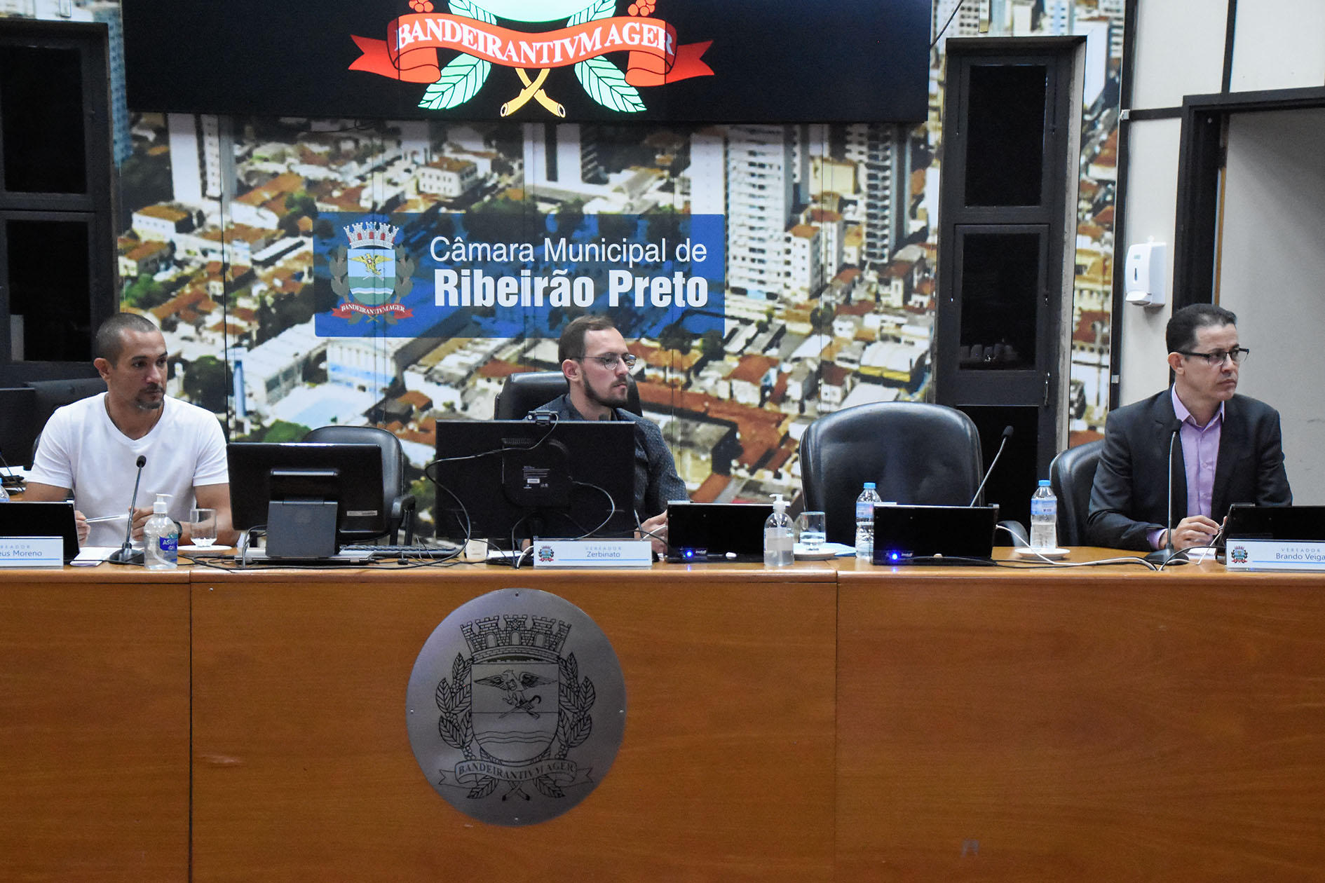 Profissionais da saúde participam de reunião com vereadores