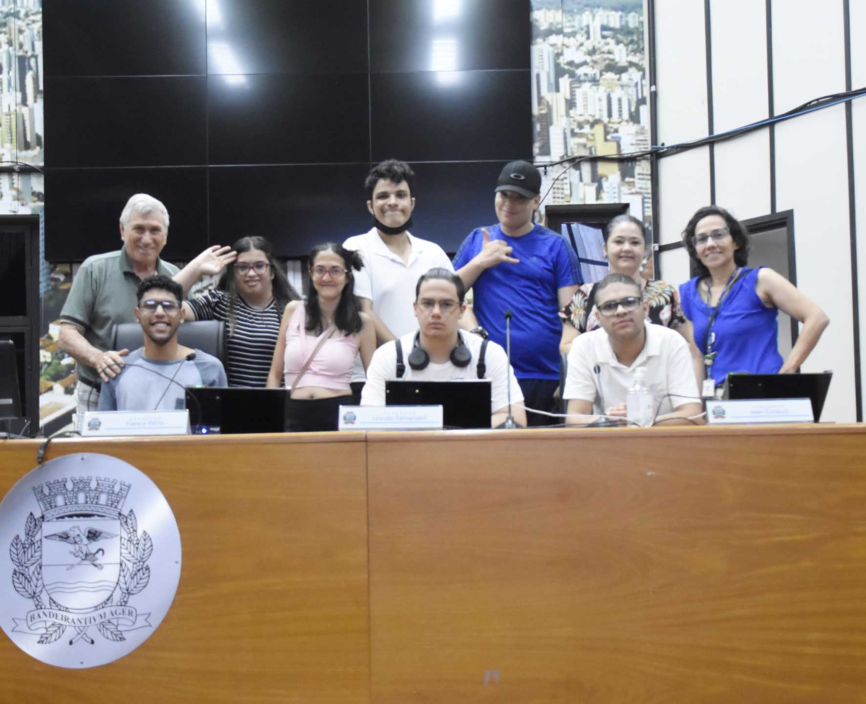 Jovens do Programa Pet Trampolim do Sesc participaram do Câmara na Escola