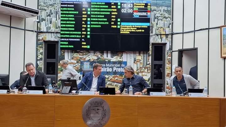 Foto da Mesa Diretora da Câmara