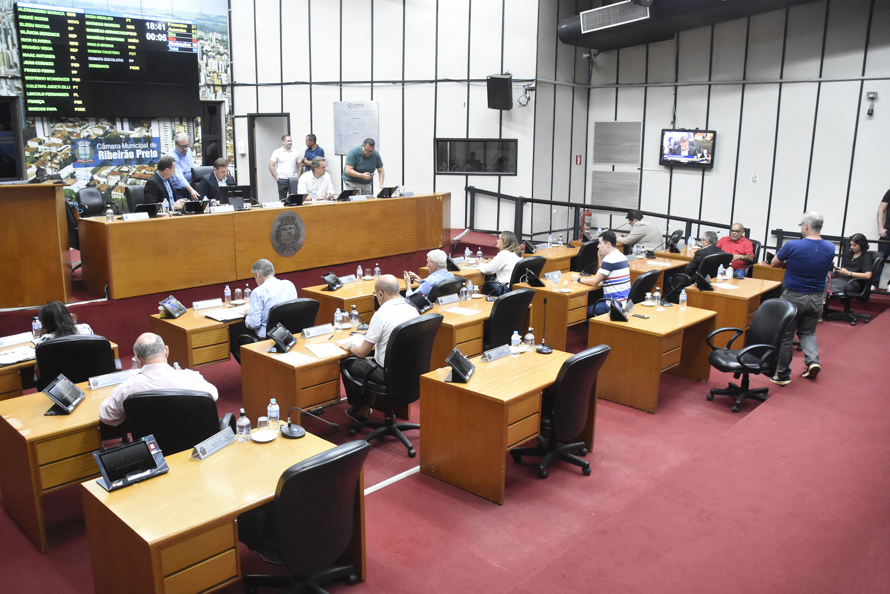 Imagem aberta do Plenário da Câmara Municipal durante Sessão Ordinária