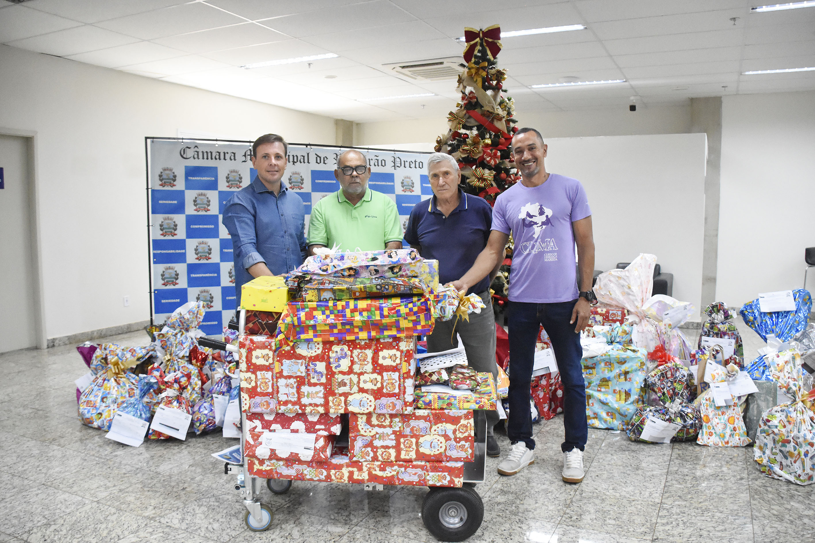 Vereadores na Campanha Natal Solidário Papai Noel dos Correios